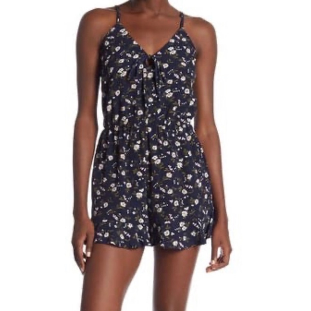 Nordstrom “EVERLY” Romper with Daisy pattern